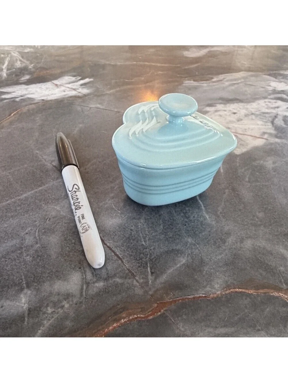 NWOB Le Creuset Heart Ramekin with Lid Mini Cocotte 8 oz Stoneware Blue